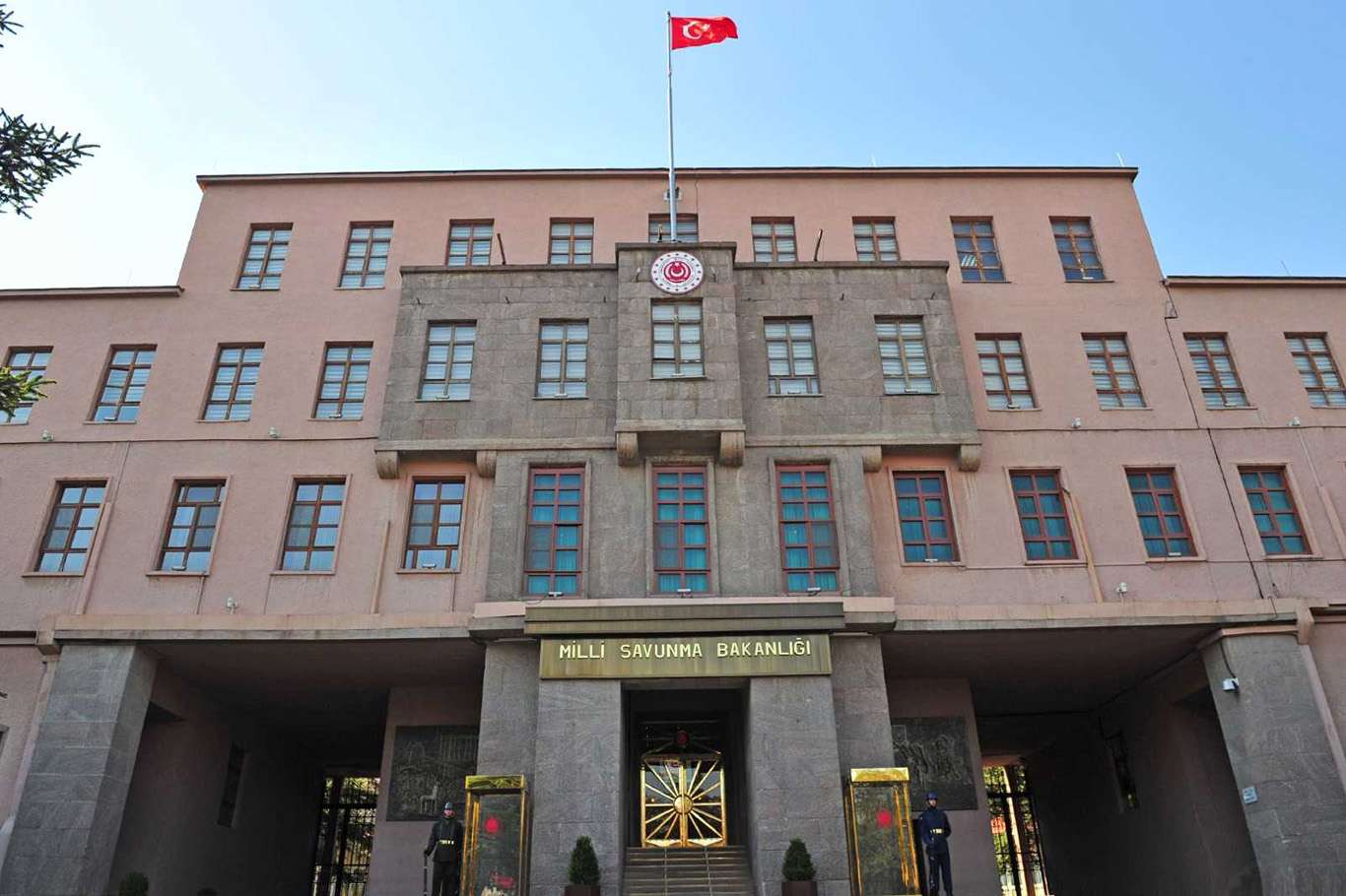 MSB'den Tuzla'daki askeri alanda çıkan yangına ilişkin açıklama MSB'den Tuzla'daki askeri alanda çıkan yangına ilişkin açıklama